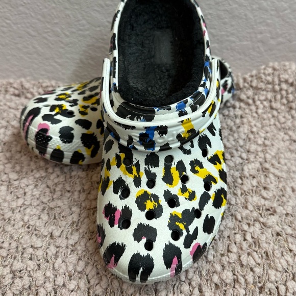 CROCS Shoes - Women’s Rainbow Leopard Crocs, sz 8M